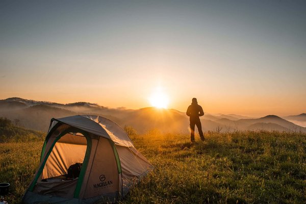 What are the health benefits of spending time in nature?